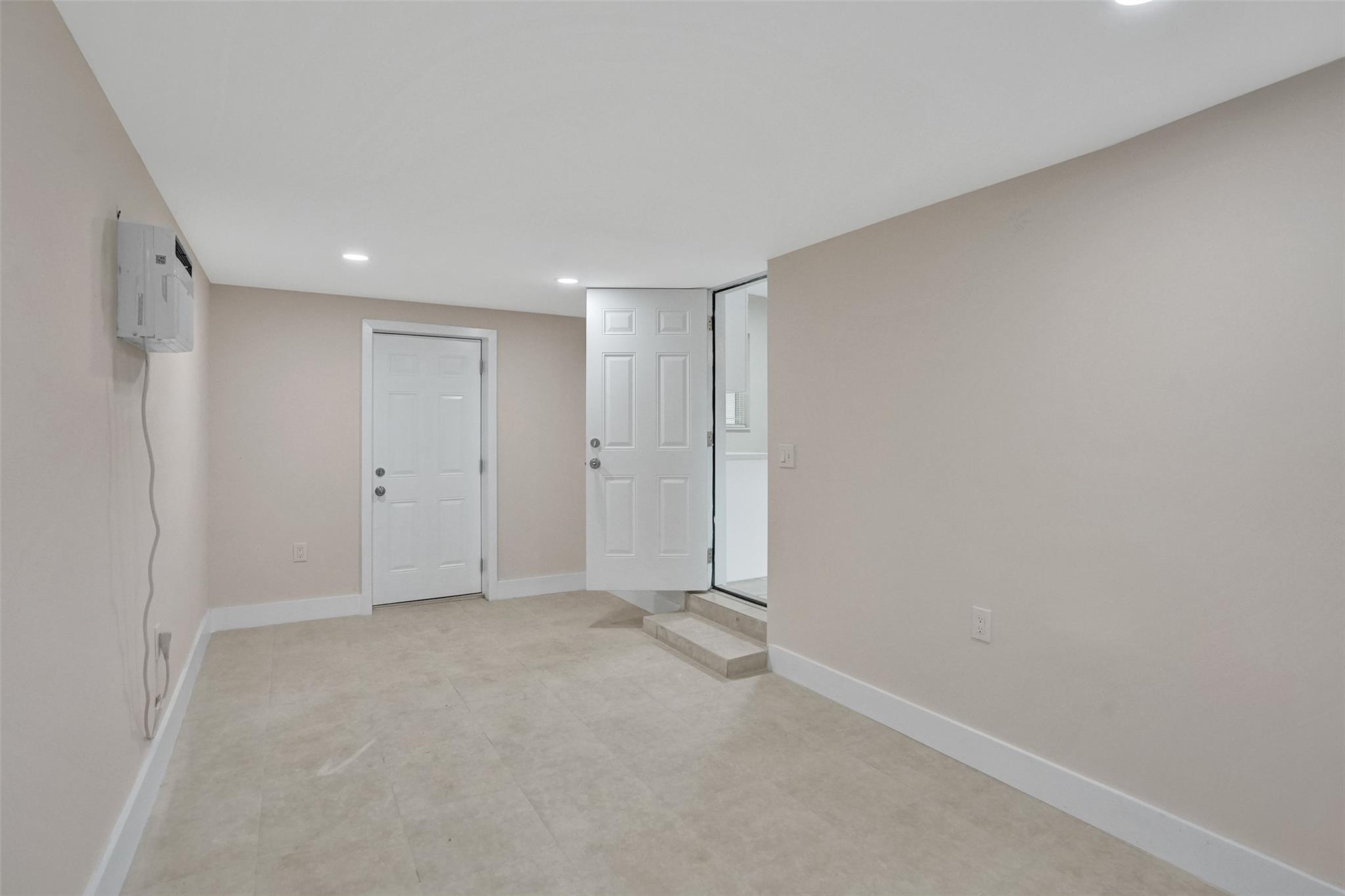 Hollywood Country Estates - Residential