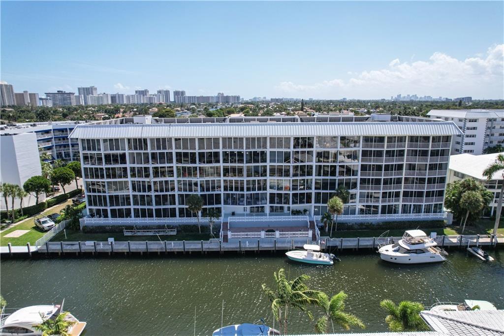 WILSHIRE EAST - Residential