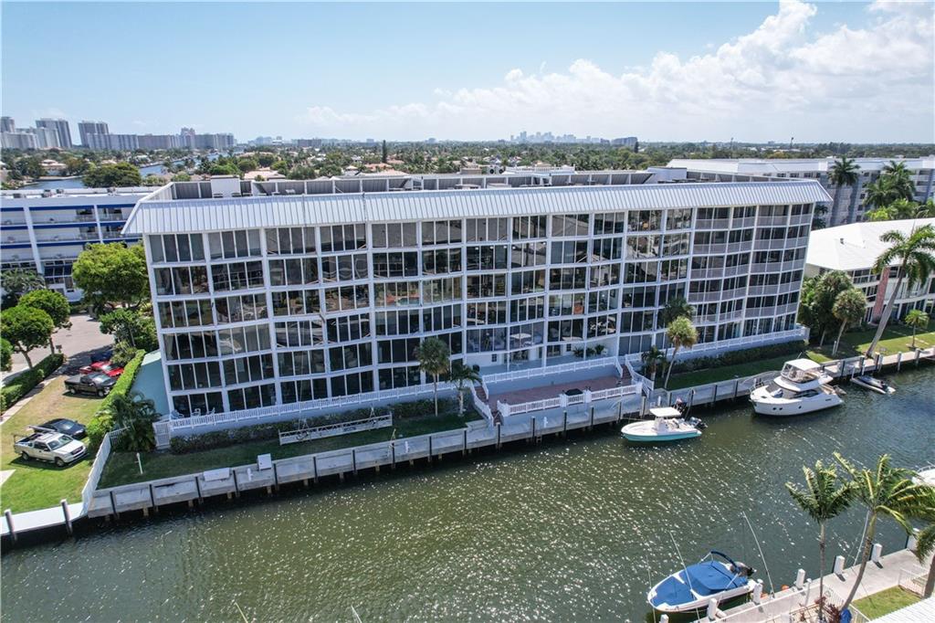 WILSHIRE EAST - Residential