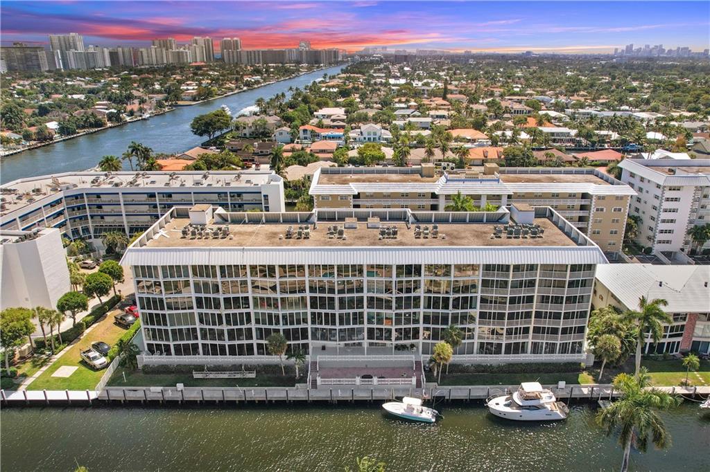 WILSHIRE EAST - Residential