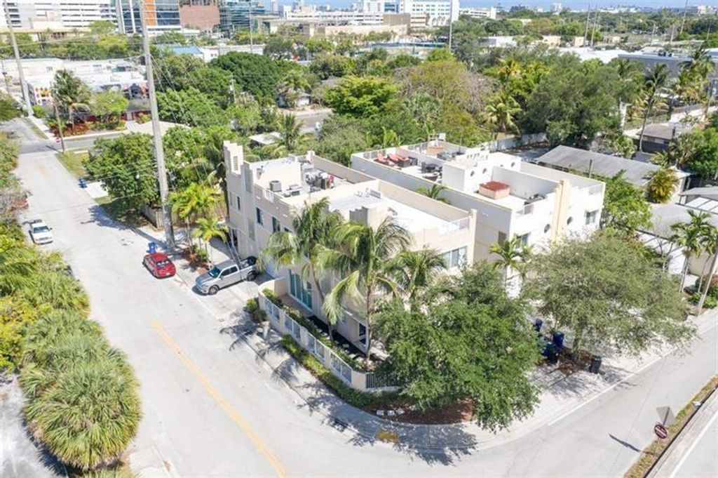 Photo of 500 SW 4th Avenue, Fort Lauderdale, FL 33315 (MLS # F10453653)