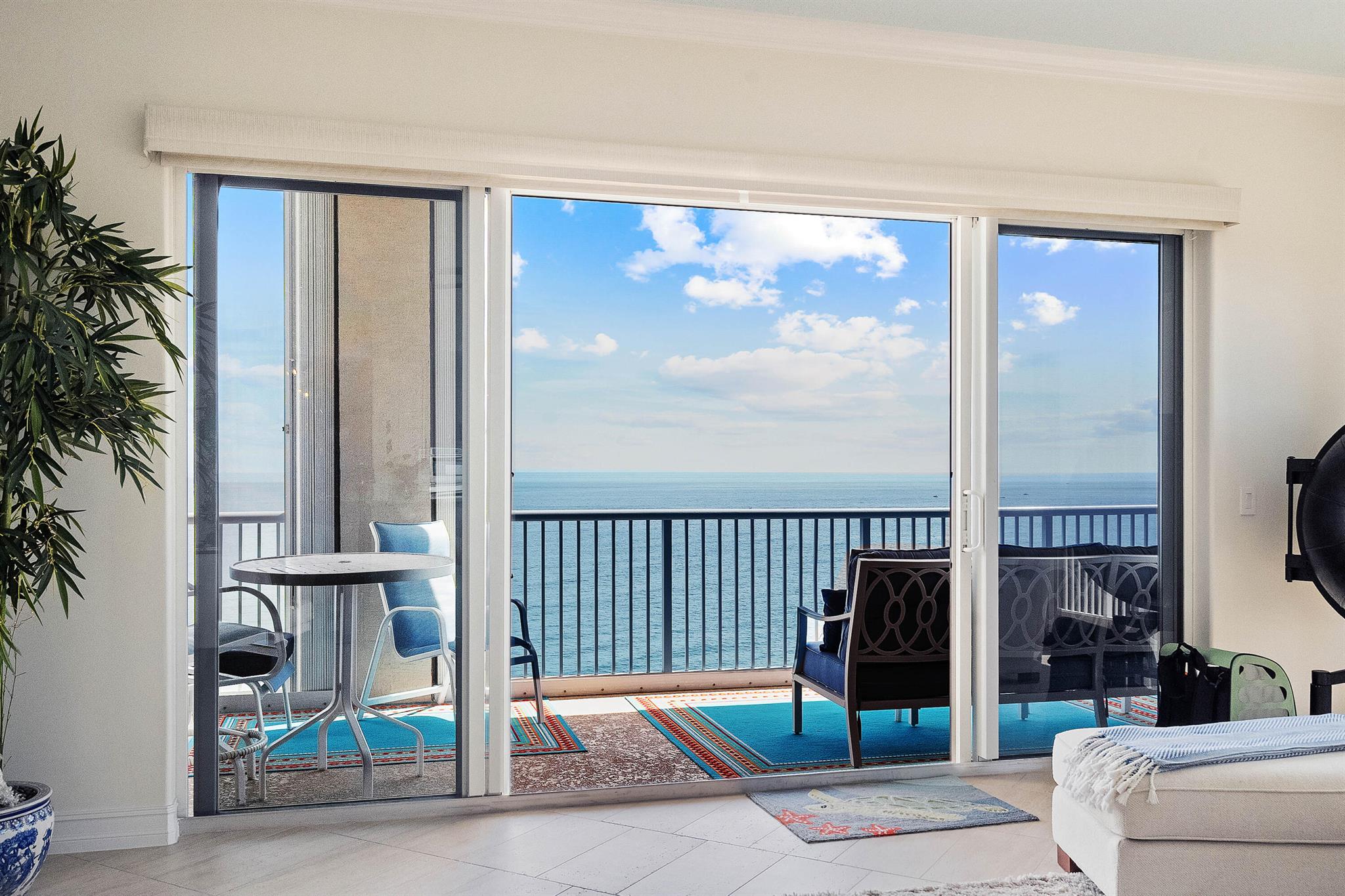 4180 N Highway A1a 1305, Hutchinson Island, FL, 34949/$1,549,000 3 4180 N Highway A1a 1305
