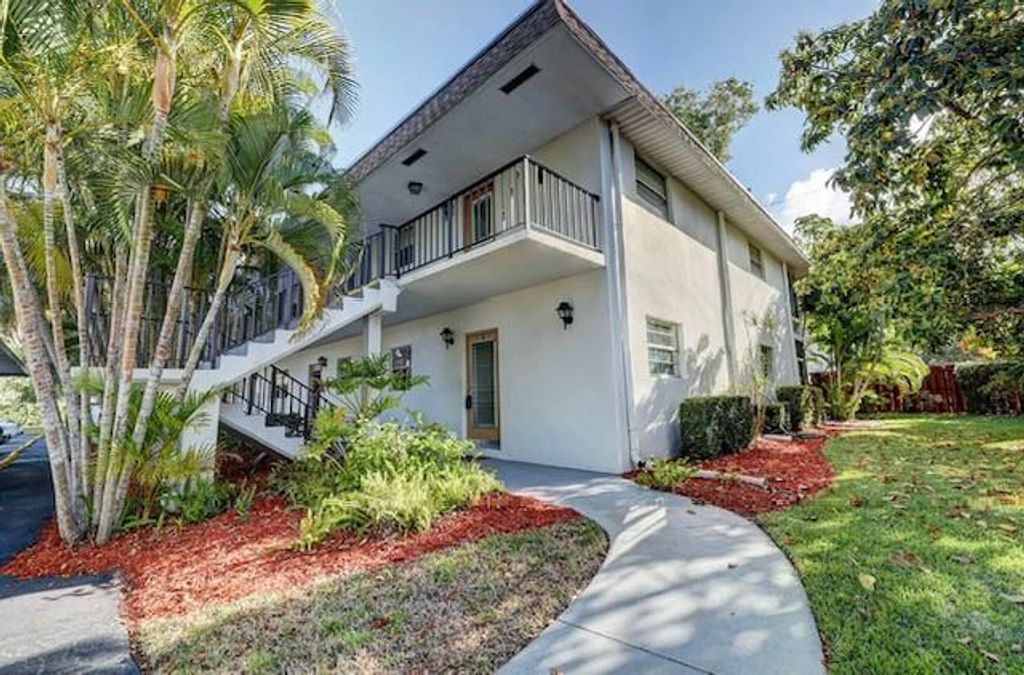 Photo of 2950 SE Ocean Blvd #1-5, Stuart, FL 34996 (MLS # F10417524)