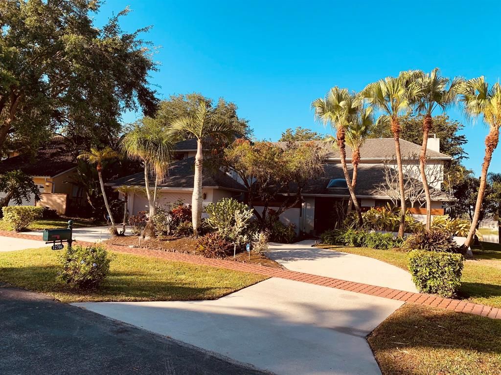 Photo of 12706 Headwater Circle, Wellington, FL 33414 (MLS # R10706504)