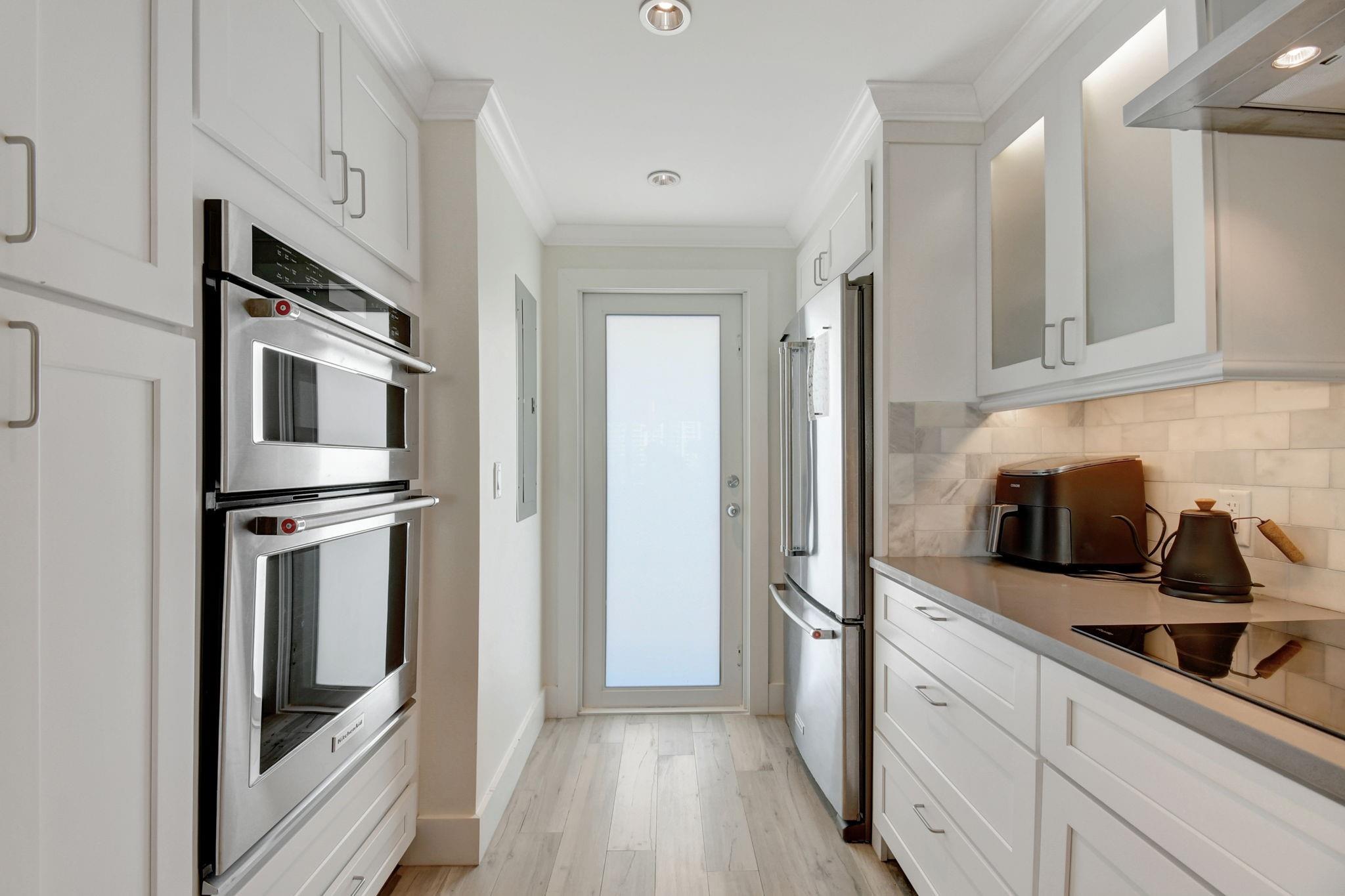 800 SE 4th St 302