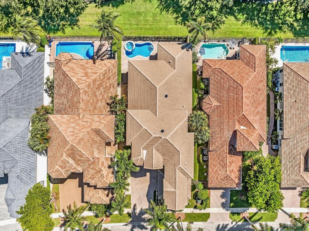 Photo of 8126 Valhalla Drive, Delray Beach, FL 33446 (MLS # R11132240)