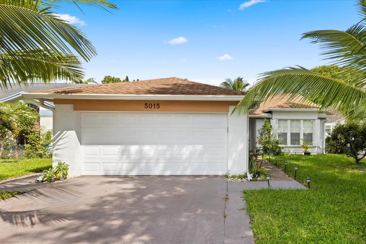 5015 Foxhall Drive N