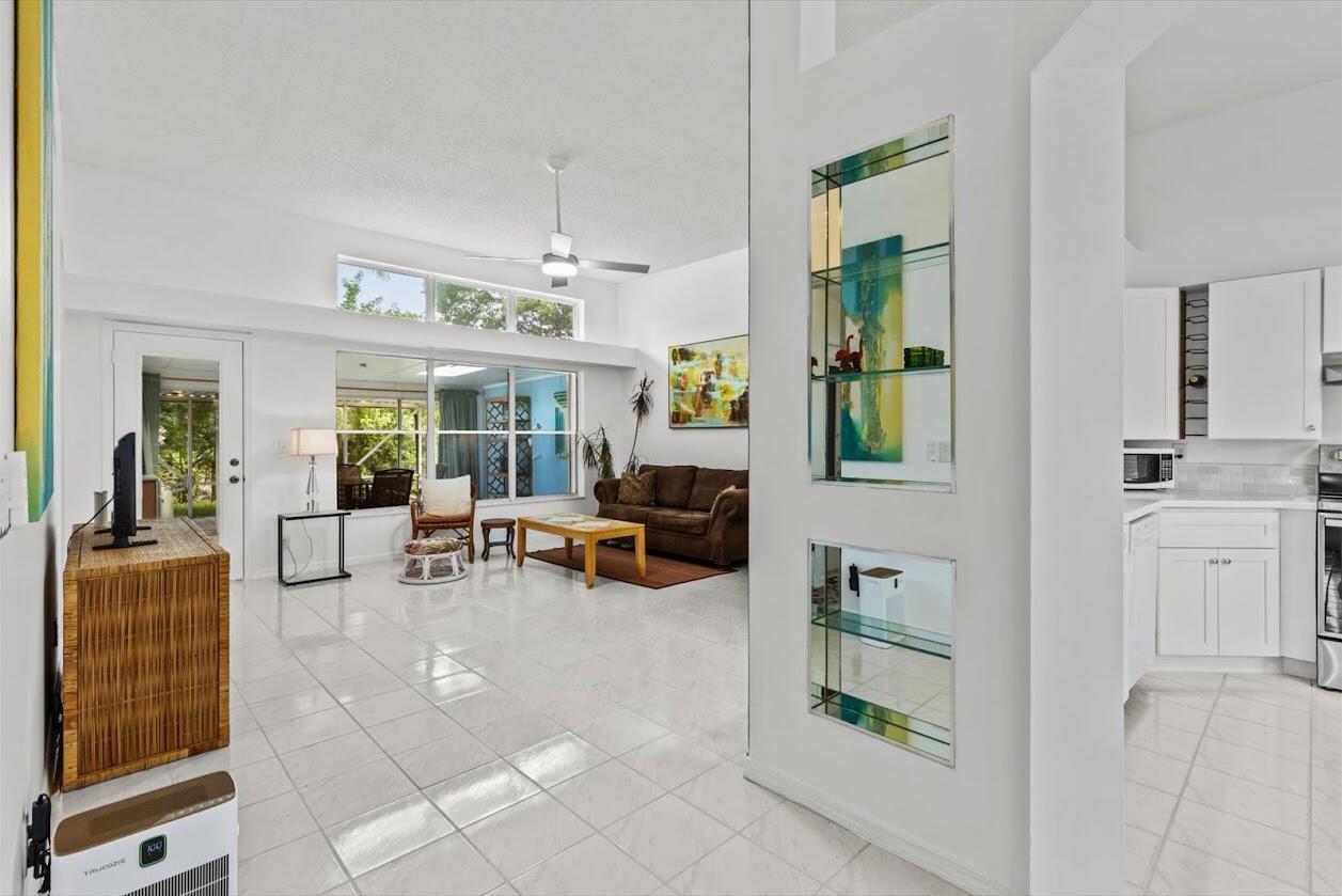 5015 Foxhall Drive N