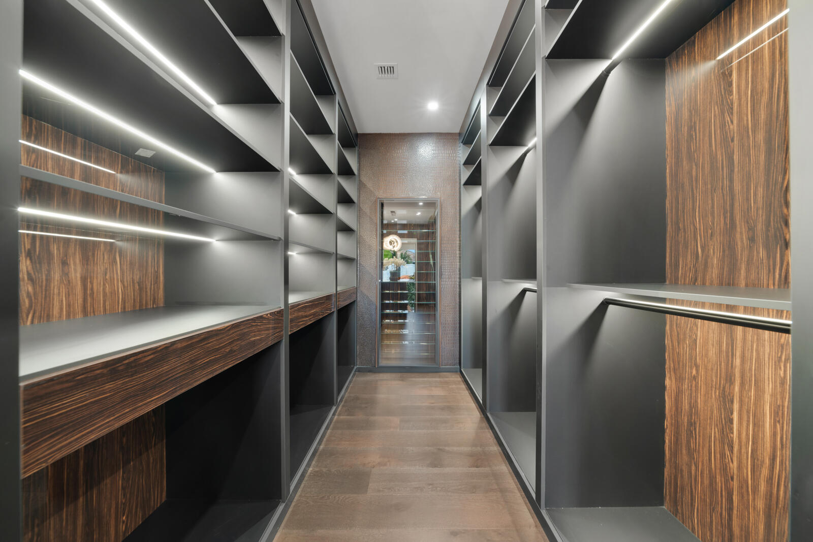 SANCTUARY - Residential