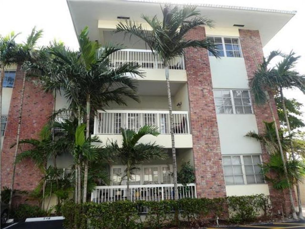 Photo of 2424 SE 17th Street #103-B, Fort Lauderdale, FL 33316 (MLS # R11162635)