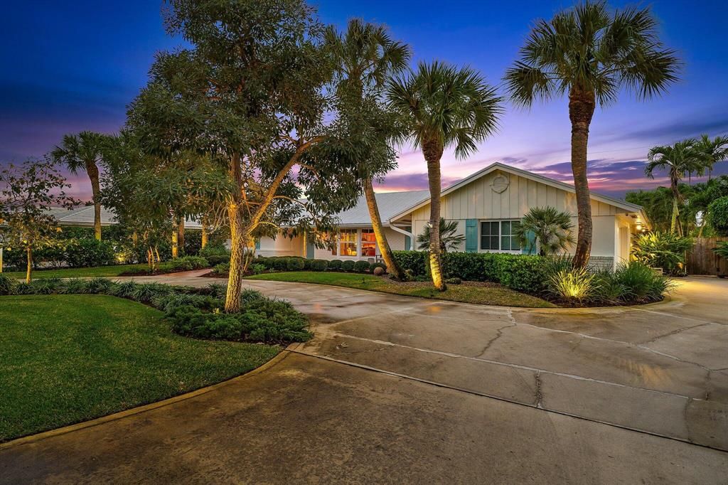 Photo of 103 Golfview Drive Dr, Tequesta, FL 33469 (MLS # R10765142)