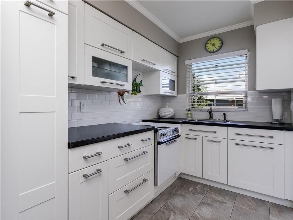 Photo of 181 NE 14th Ave #15C, Hallandale Beach, FL 33009 (MLS # F10369535)