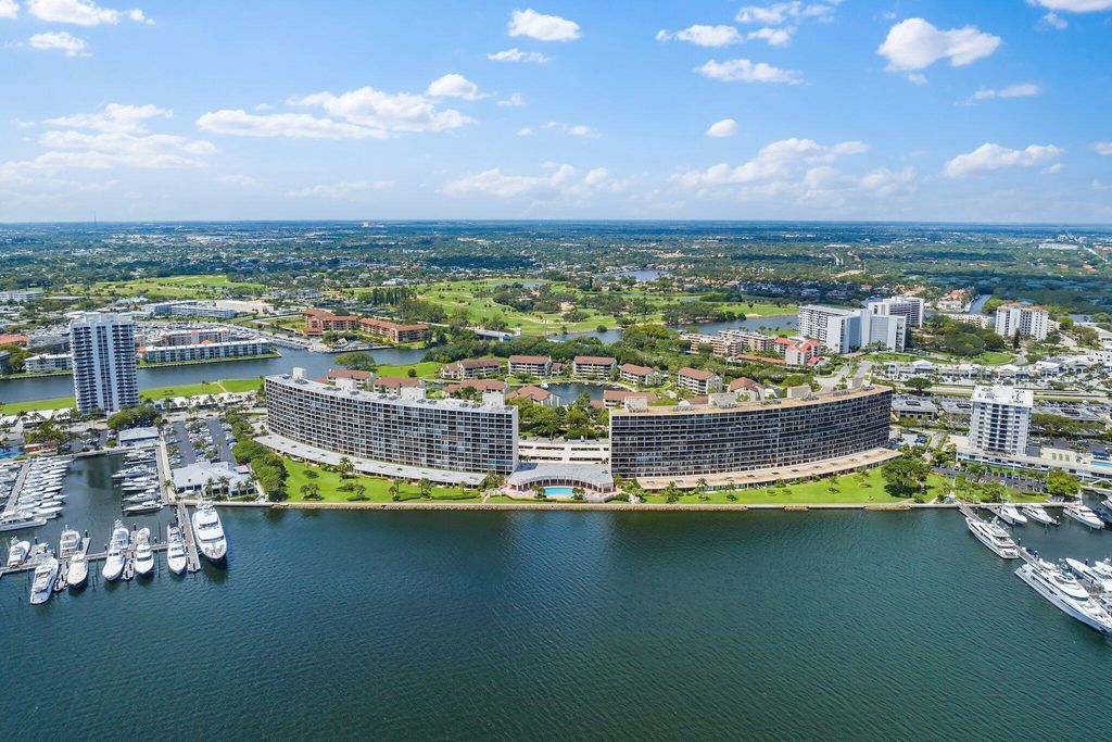 Photo of 122 Lakeshore Drive #3340, North Palm Beach, FL 33408 (MLS # R10946184)