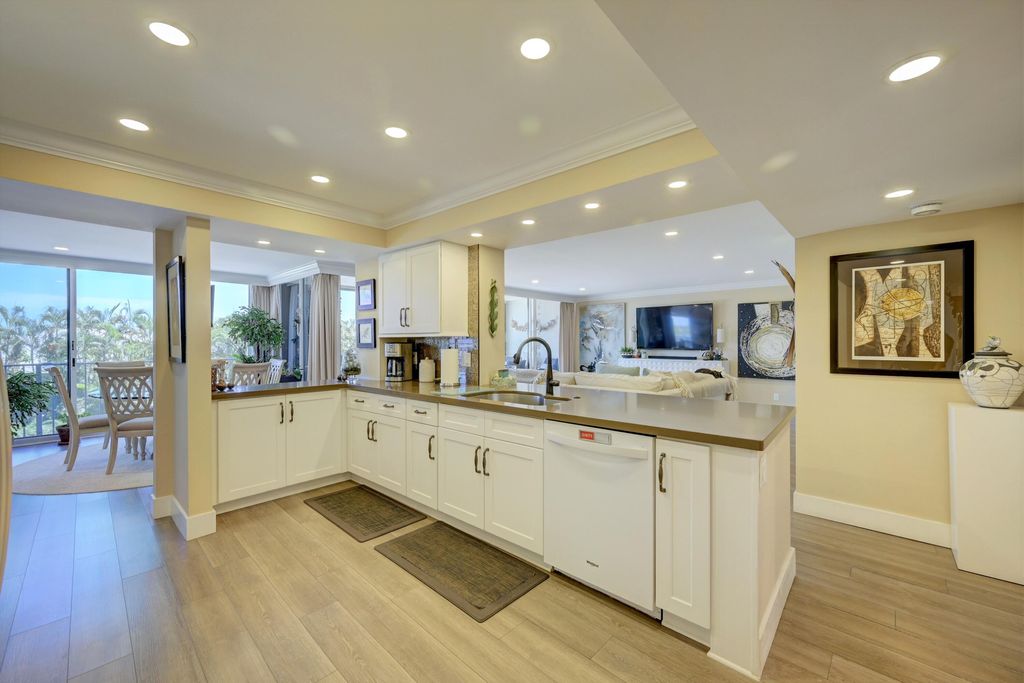 Photo of 122 Lakeshore Drive #3340, North Palm Beach, FL 33408 (MLS # R10946184)