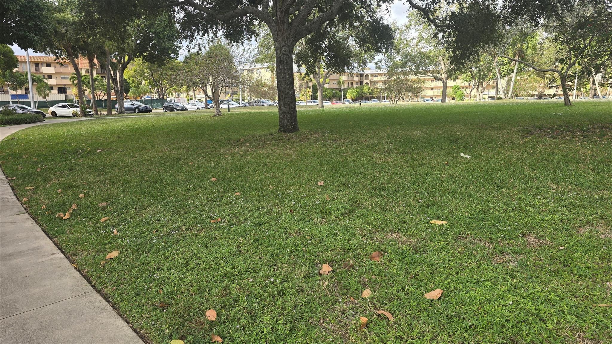 THE FALLS OF INVERRARY - Residential