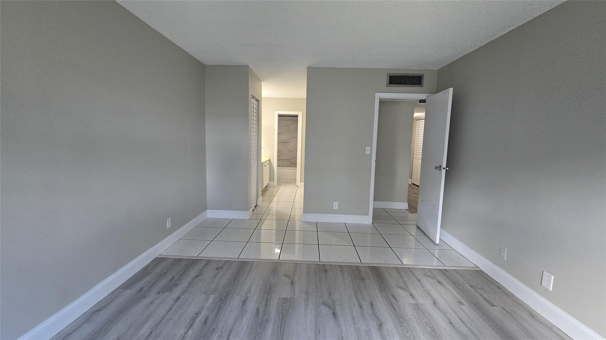 THE FALLS OF INVERRARY - Residential