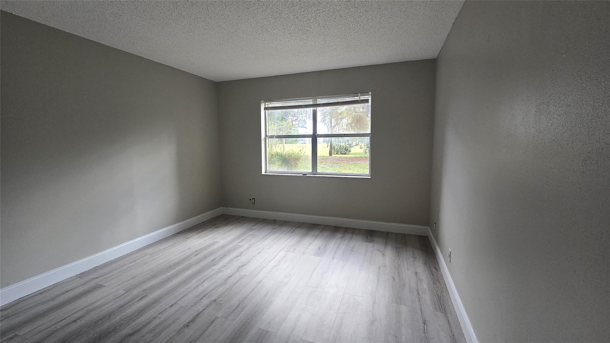 THE FALLS OF INVERRARY - Residential