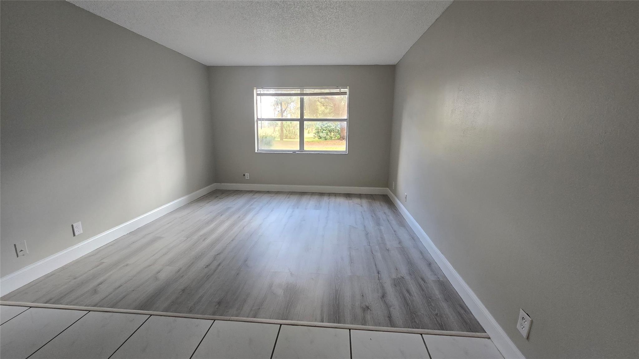 THE FALLS OF INVERRARY - Residential