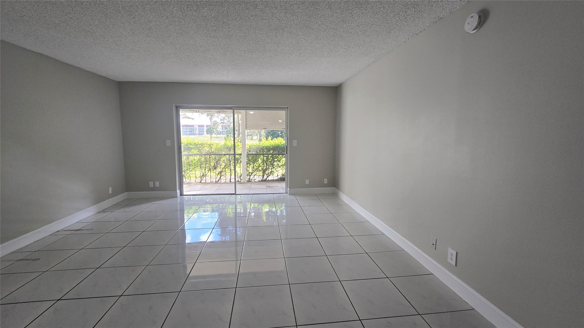 THE FALLS OF INVERRARY - Residential