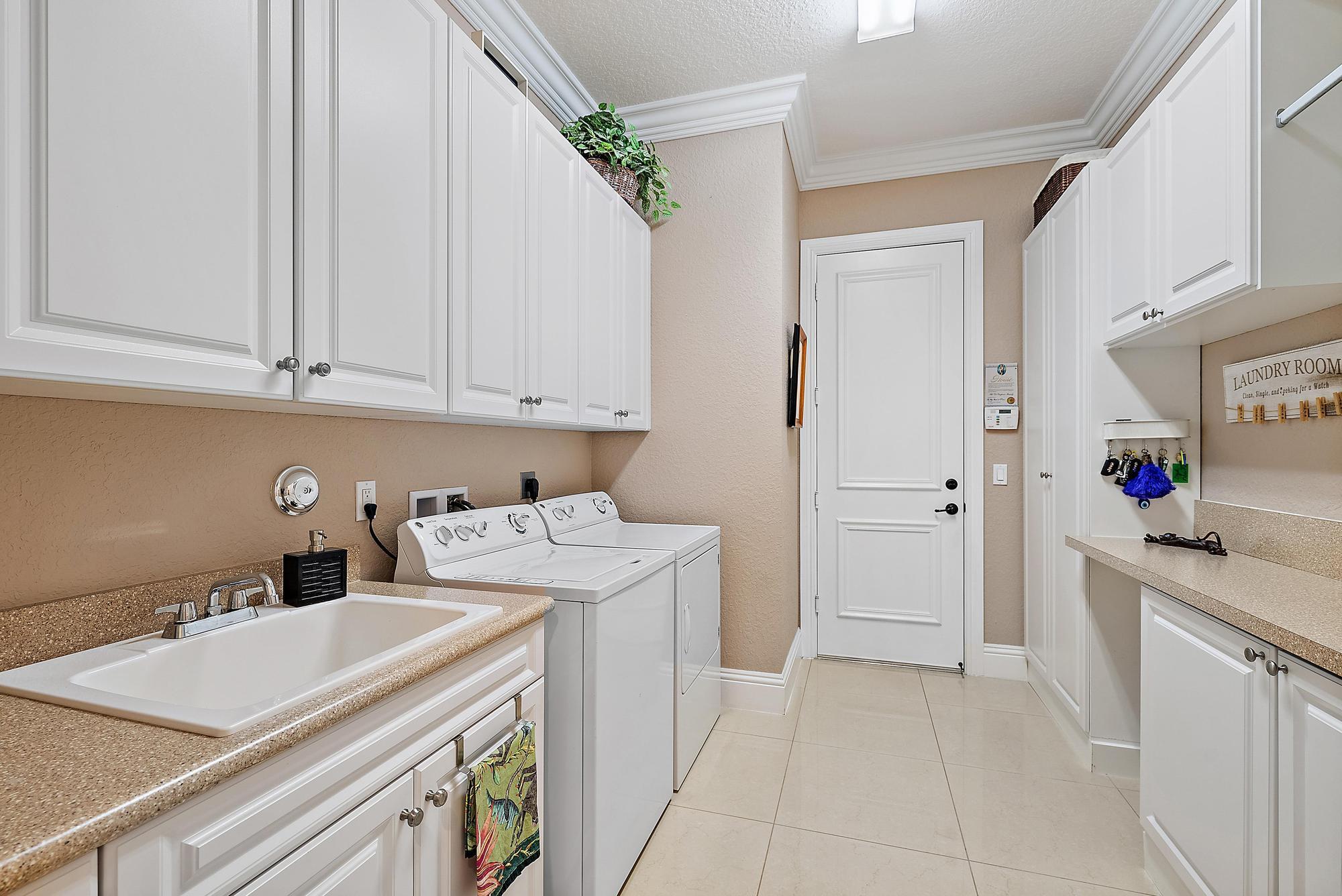 BAYHILL ESTATES - Residential