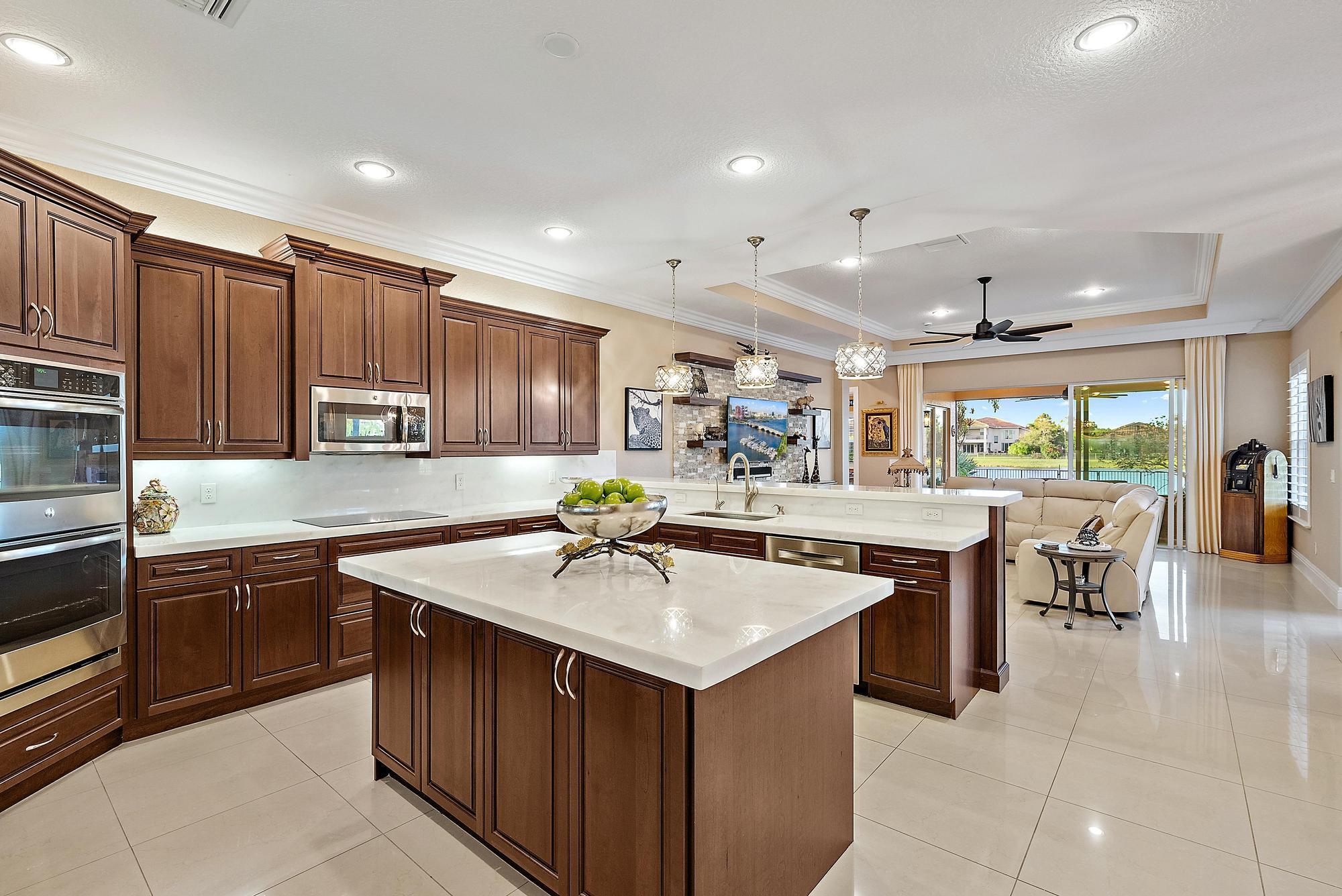 BAYHILL ESTATES - Residential