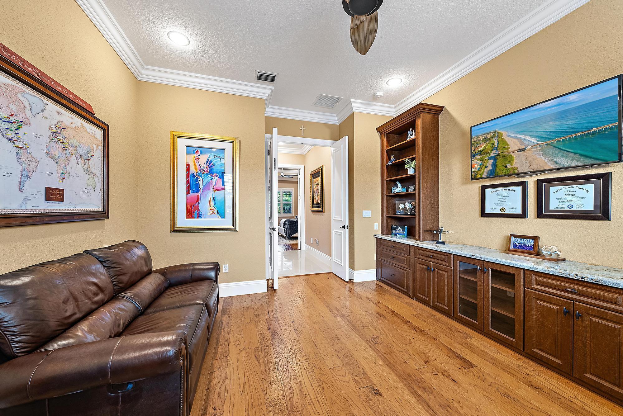 BAYHILL ESTATES - Residential