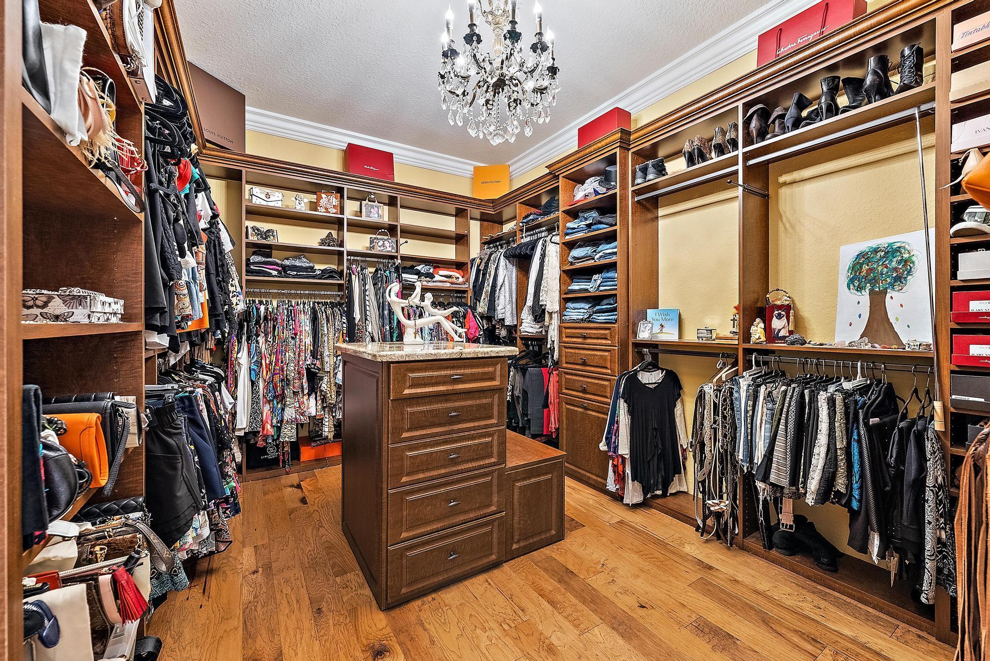 BAYHILL ESTATES - Residential