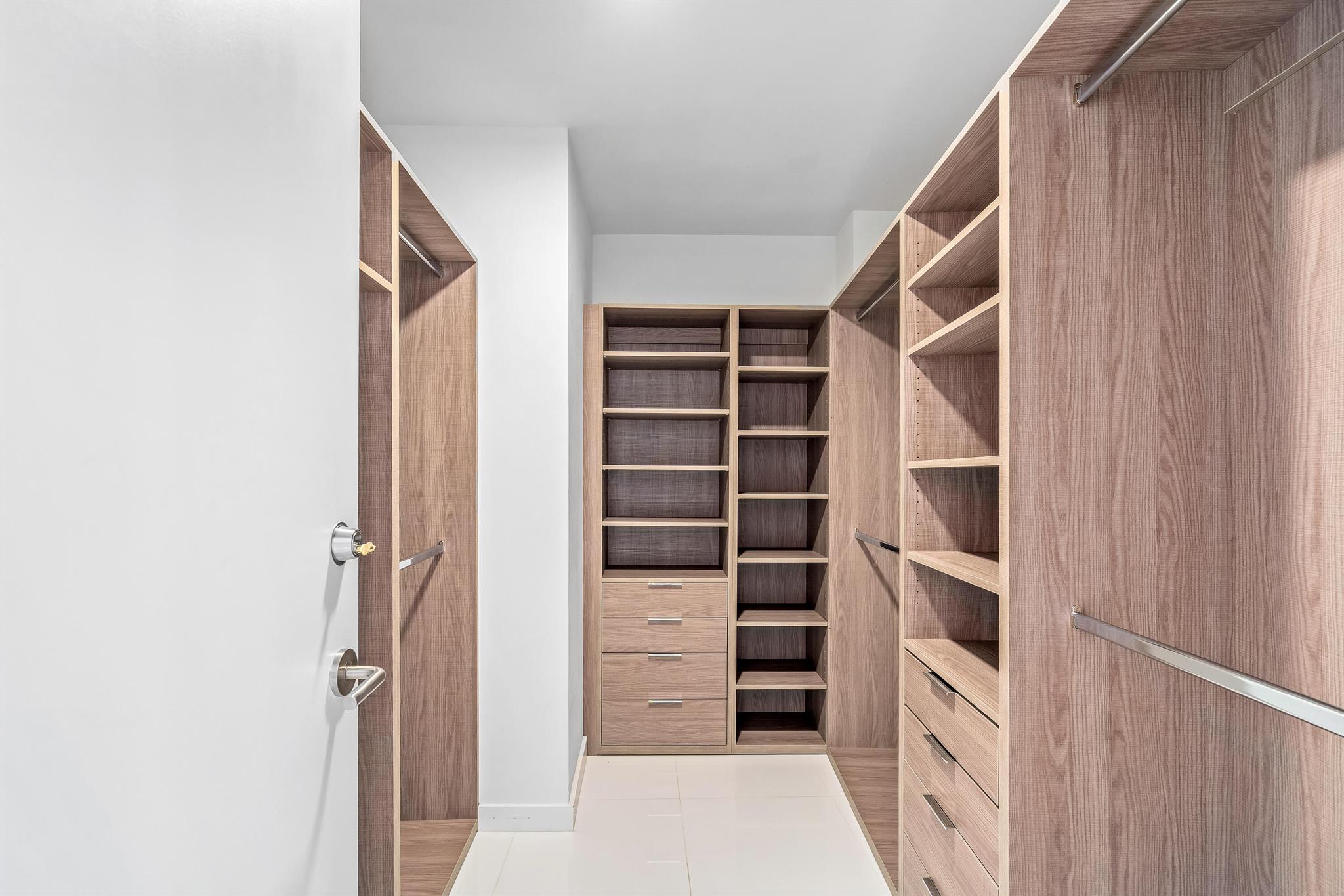 PARAMOUNT Miami Worldcenter Condo - Residential