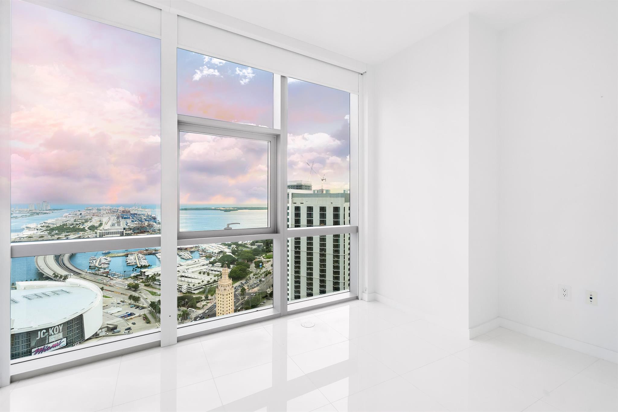 PARAMOUNT Miami Worldcenter Condo - Residential