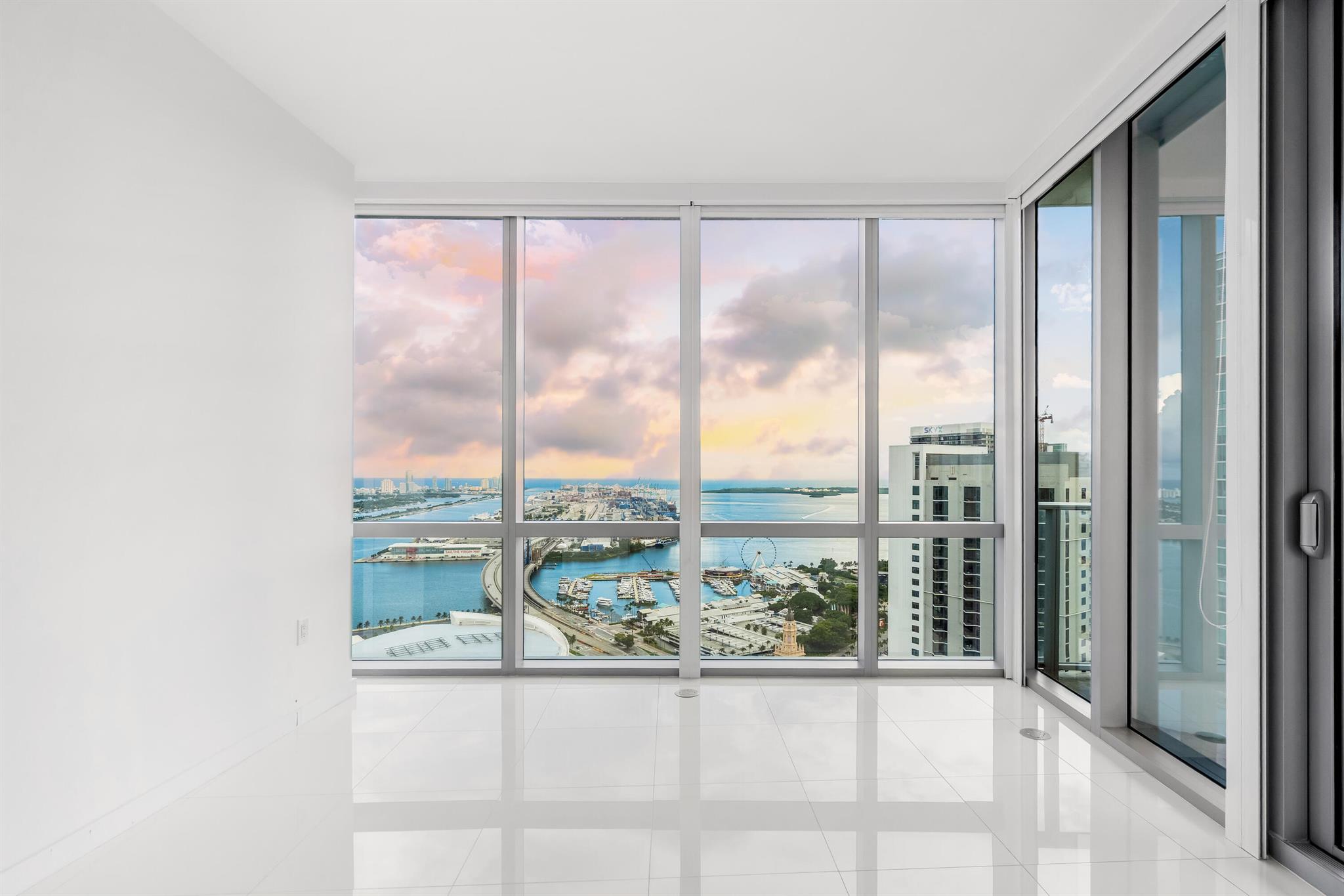 PARAMOUNT Miami Worldcenter Condo - Residential