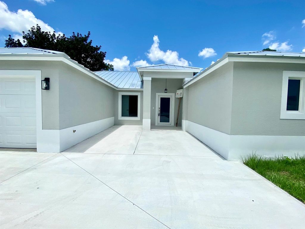Photo of 5807 Raintree Trail, Fort Pierce, FL 34982 (MLS # R11093984)