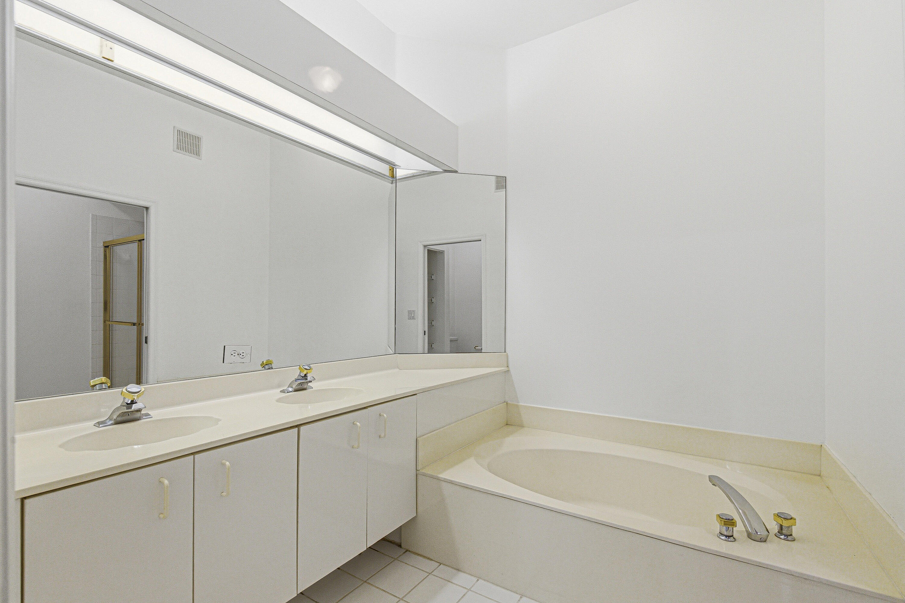 LOMBARDY REPLAT - Residential