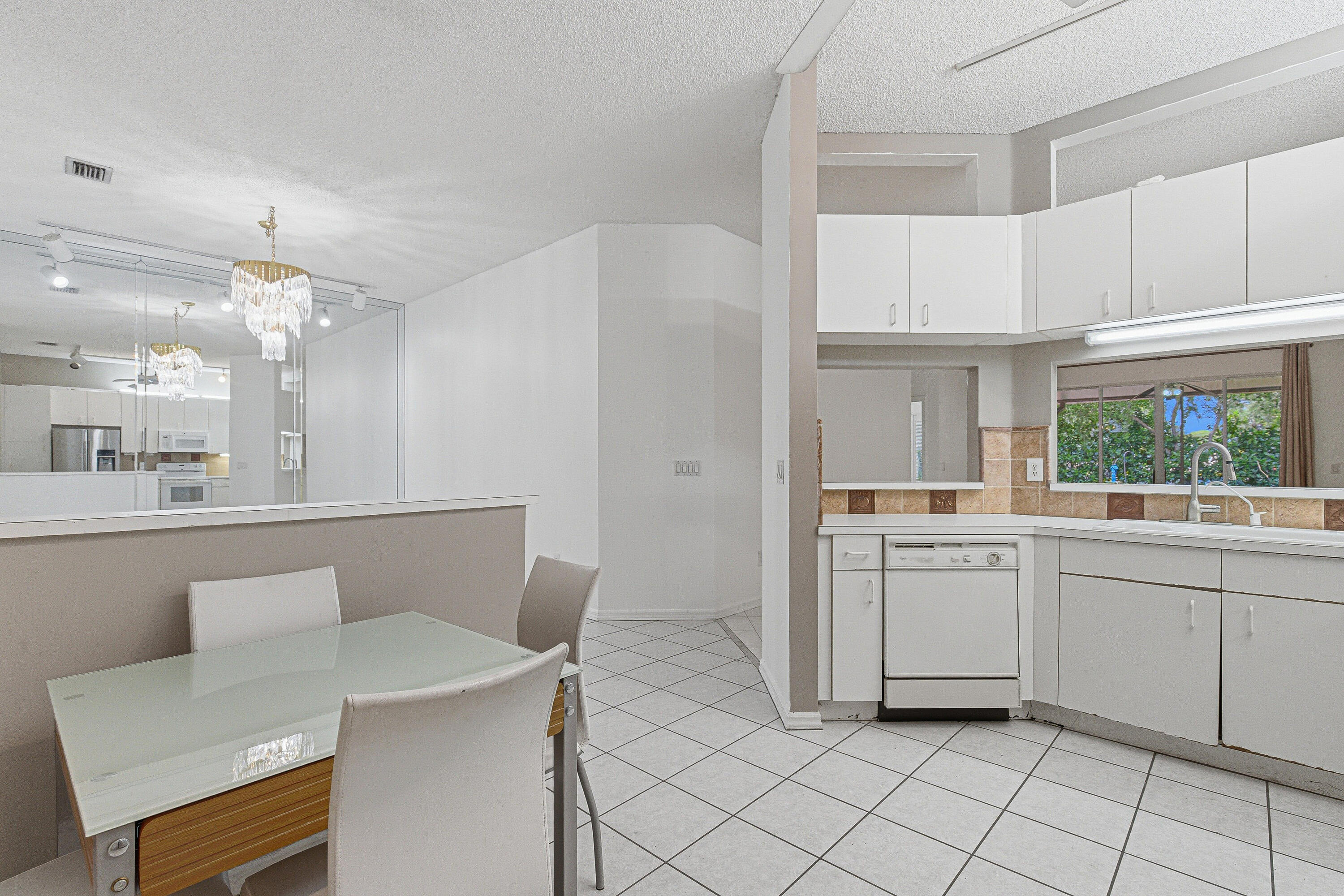 LOMBARDY REPLAT - Residential