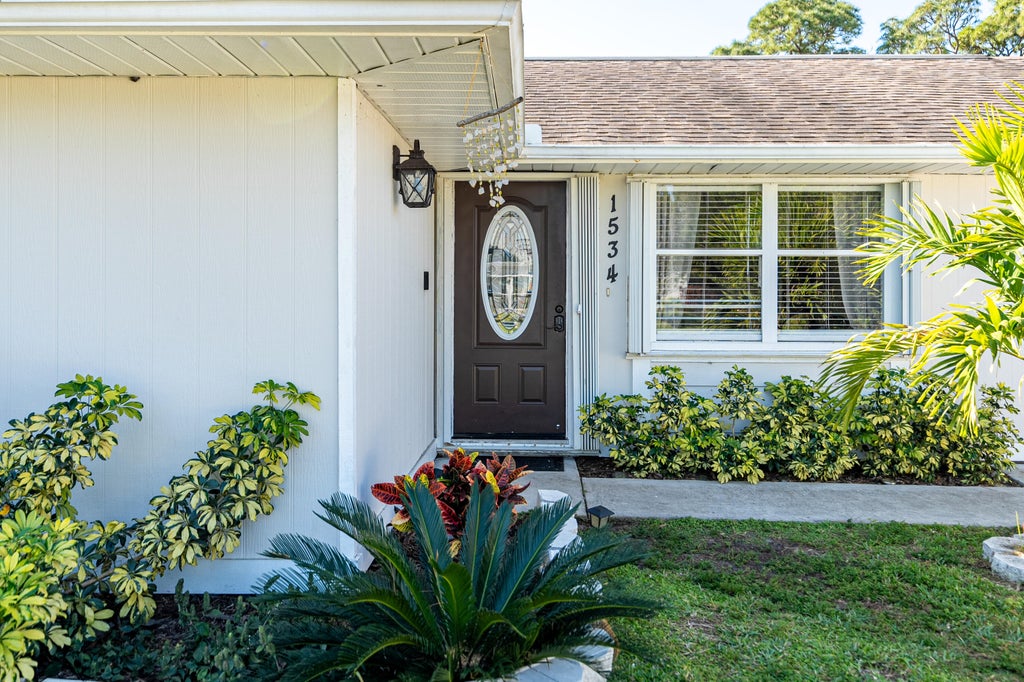 Photo of 1534 SW Kamchatka Avenue, Port Saint Lucie, FL 34953 (MLS # R11071039)