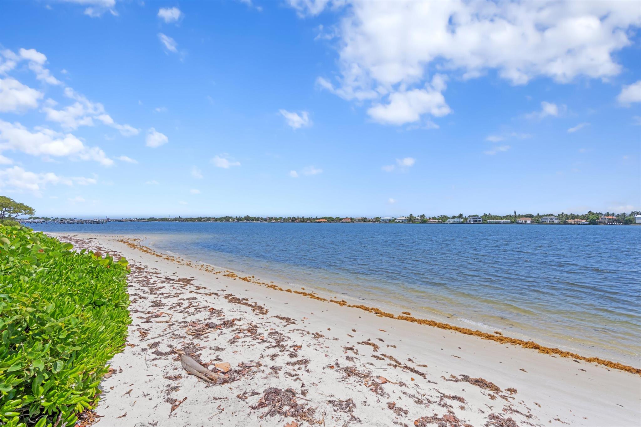 HALF MOON BAY CONDO PH I - Residential