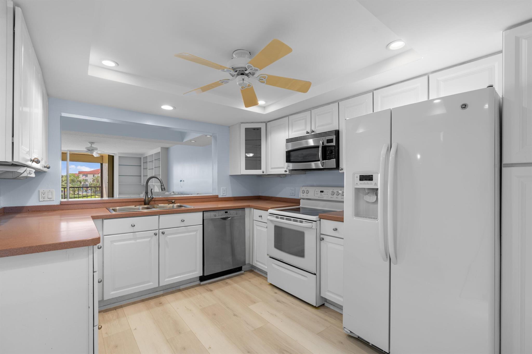 HALF MOON BAY CONDO PH I - Residential