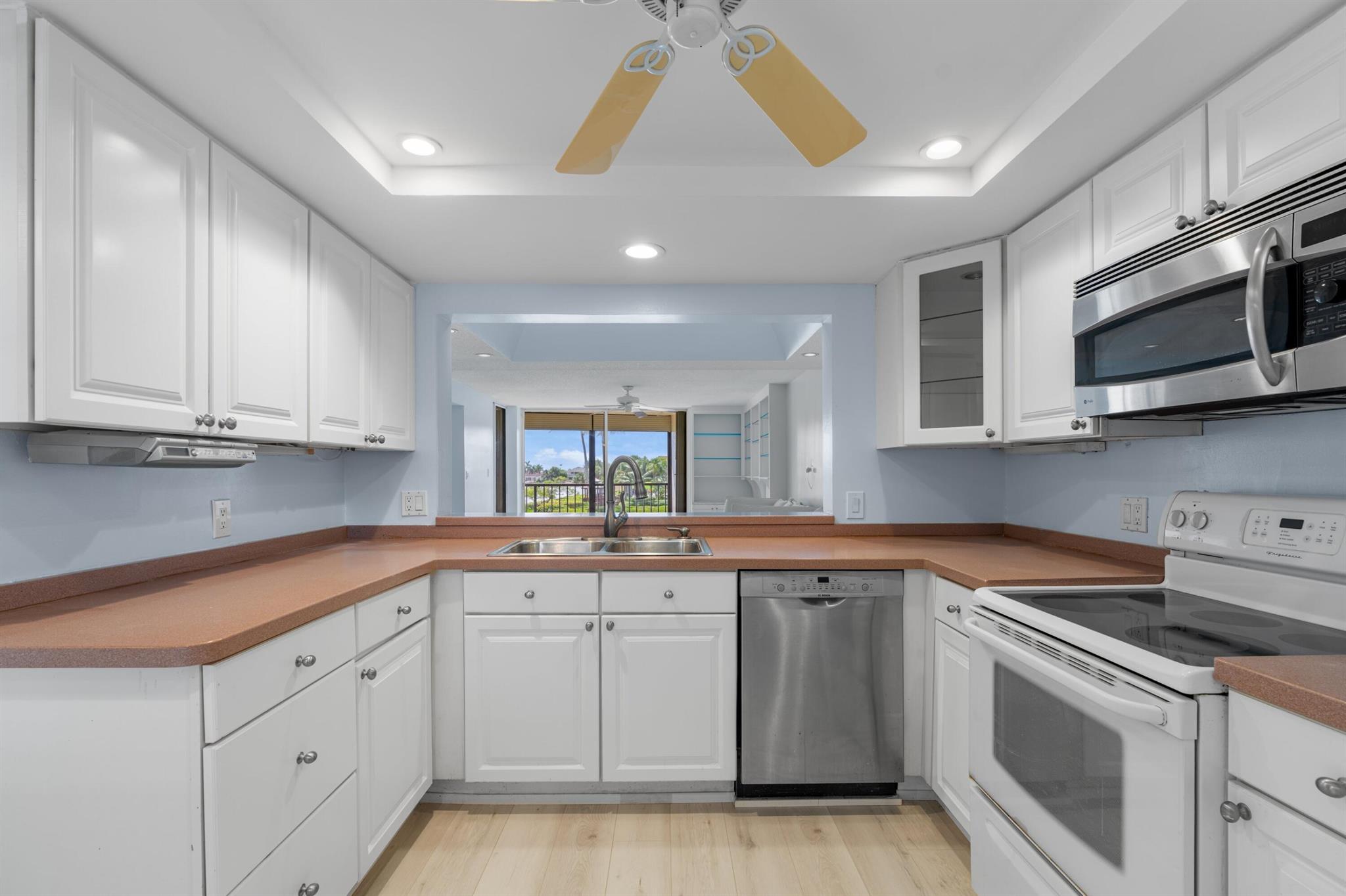 HALF MOON BAY CONDO PH I - Residential