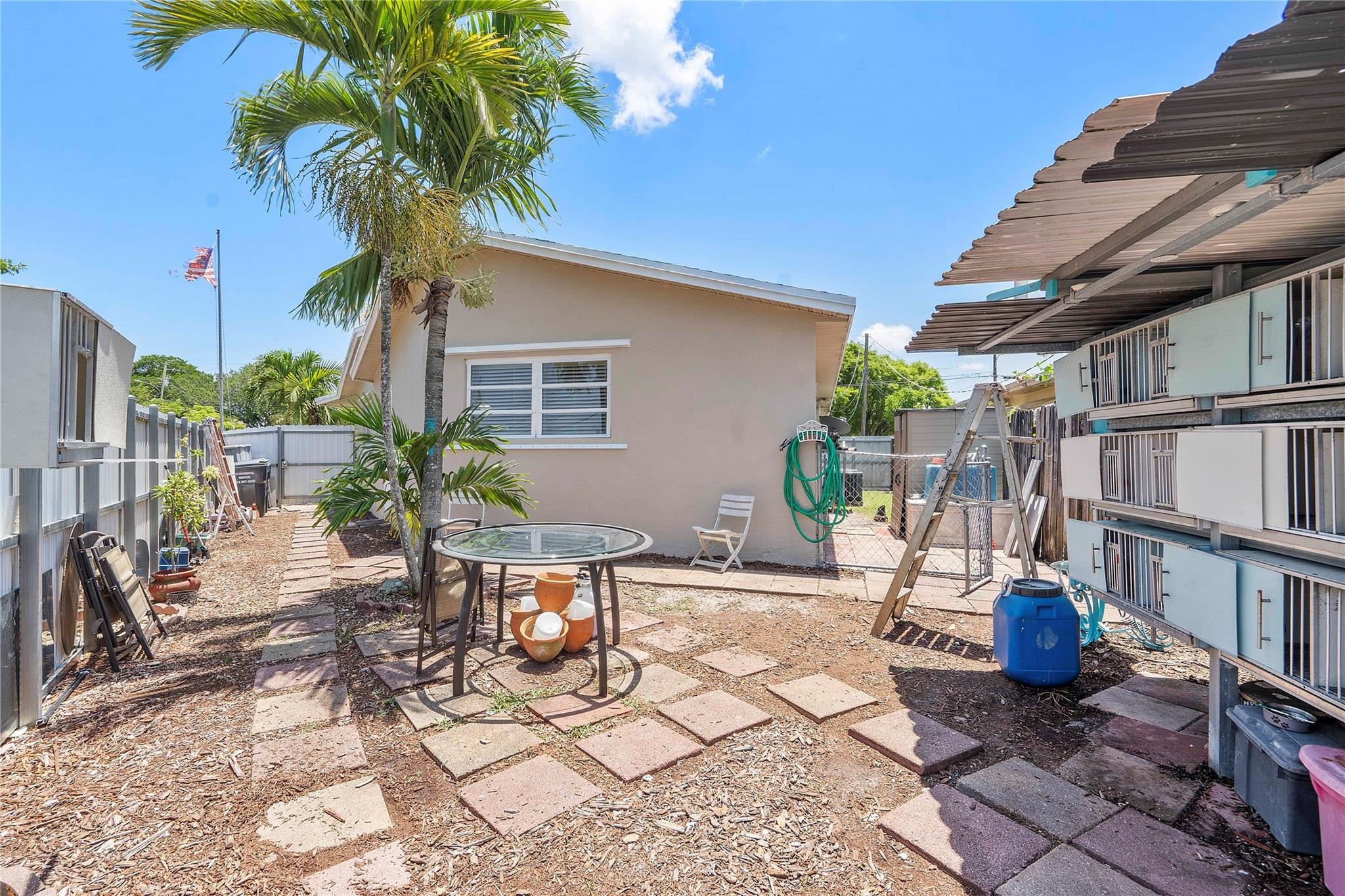 HOLLYWOOD BEACH GARDENS - Residential Income