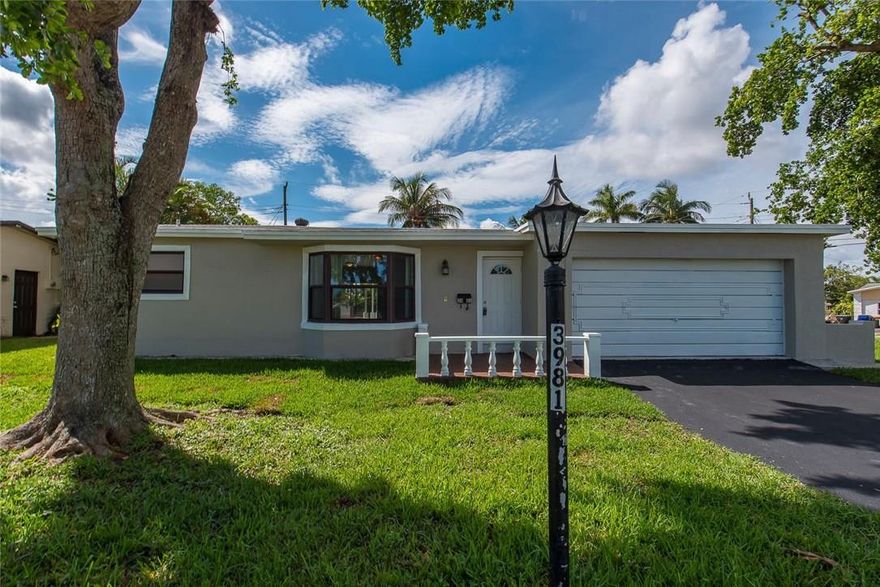 Everyone will love This newly refinished pool home which sits on a large corner lot and offers a split floorplan, separate master bedroom & bathroom, sunk-in living room/dining area with access to the pool & screened in patio, large open kitchen and family room, full cabana bath, oversized 2 car garage and more. New Stainless Steel Appliance Package, Solid Granite/Quartz Countertops, Professionally Designed.