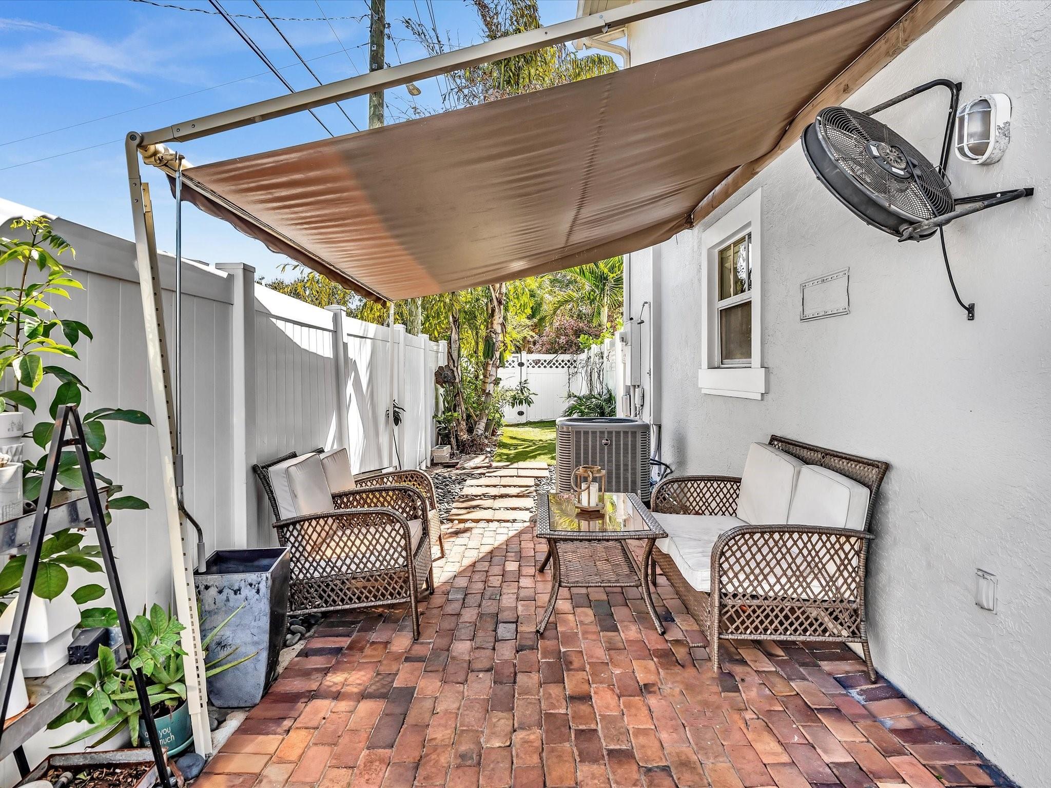 301 SE 22nd St