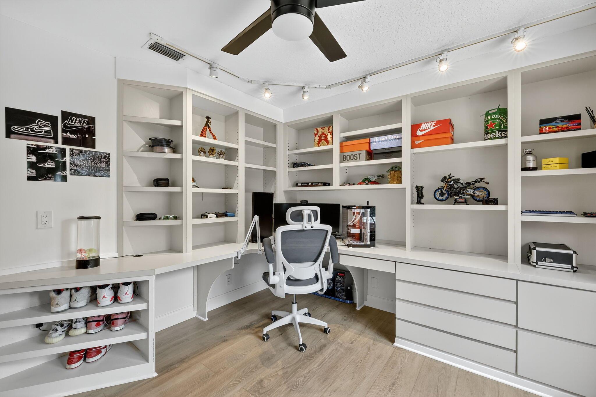 CRANE CREEK COUNTRY CLUB - Residential