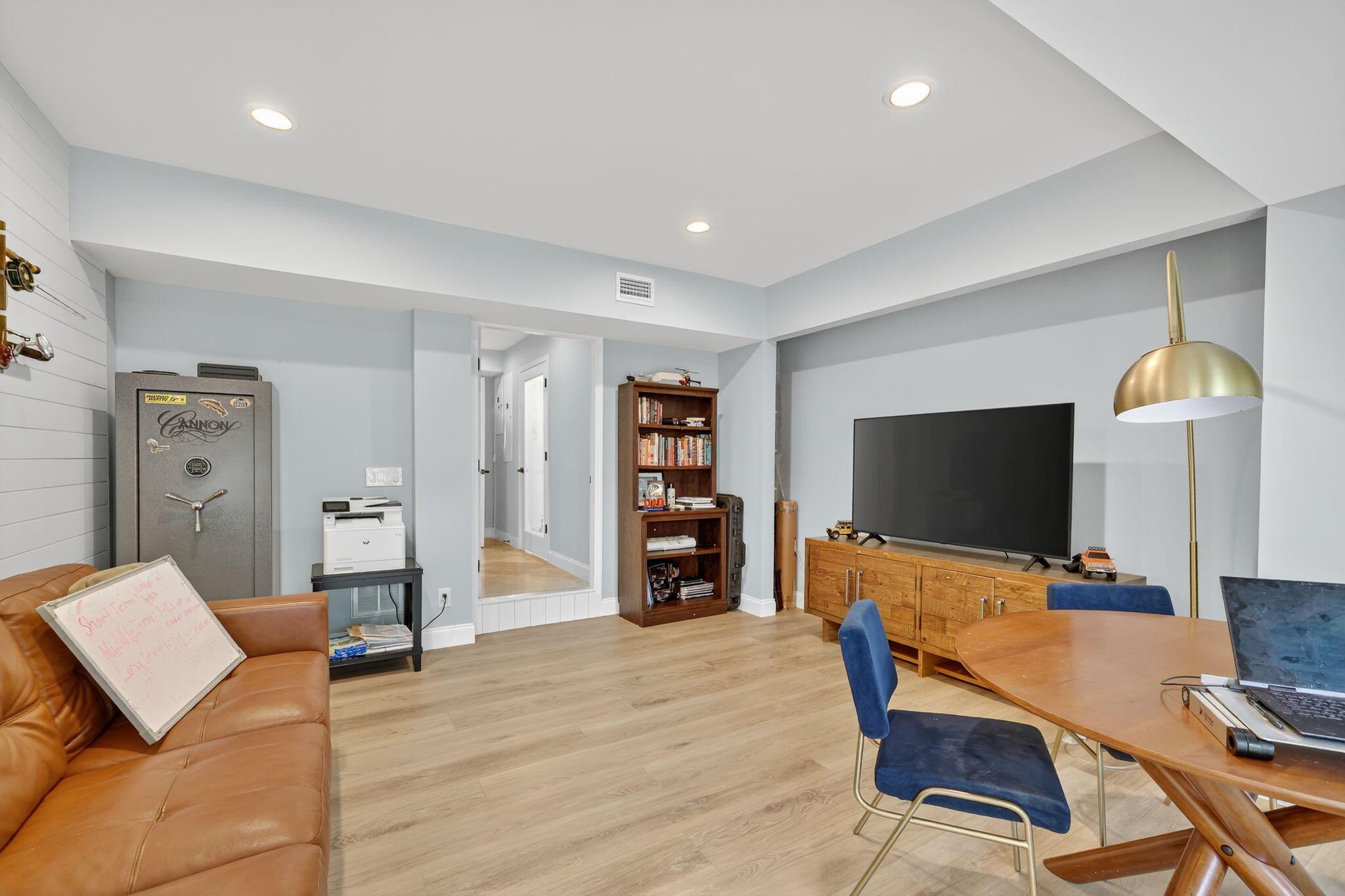 CRANE CREEK COUNTRY CLUB - Residential