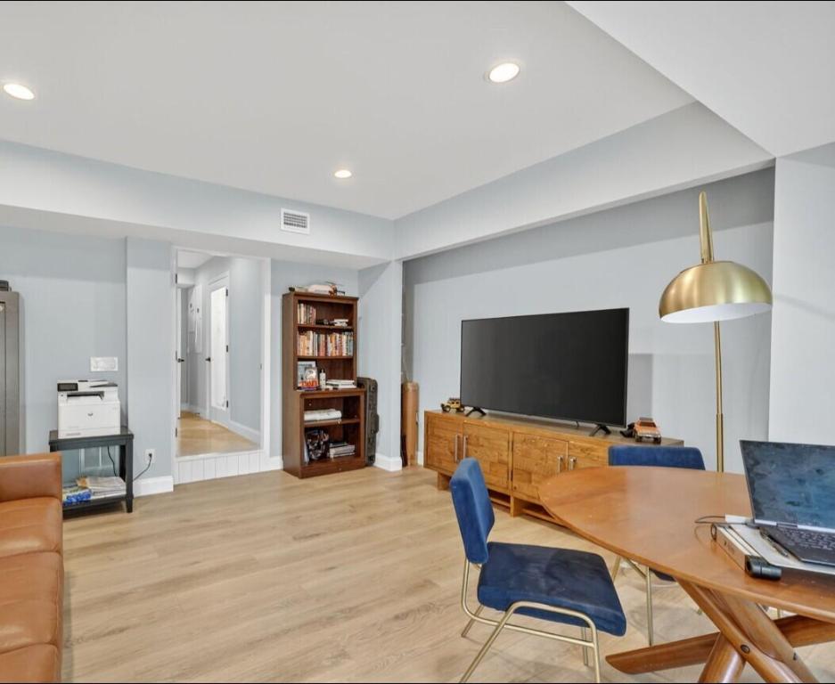 CRANE CREEK COUNTRY CLUB - Residential