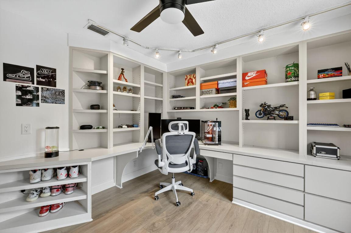 CRANE CREEK COUNTRY CLUB - Residential