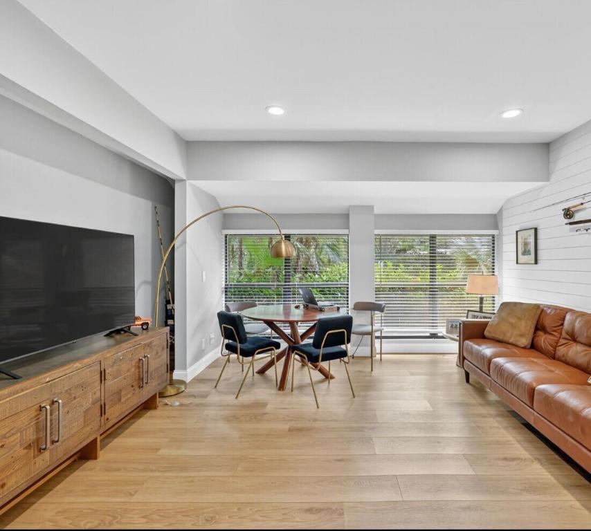 CRANE CREEK COUNTRY CLUB - Residential