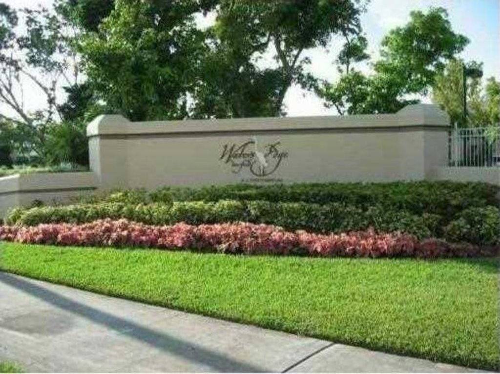 Photo of 751 Cypress Lane #G, Pompano Beach, FL 33064 (MLS # F10512436)