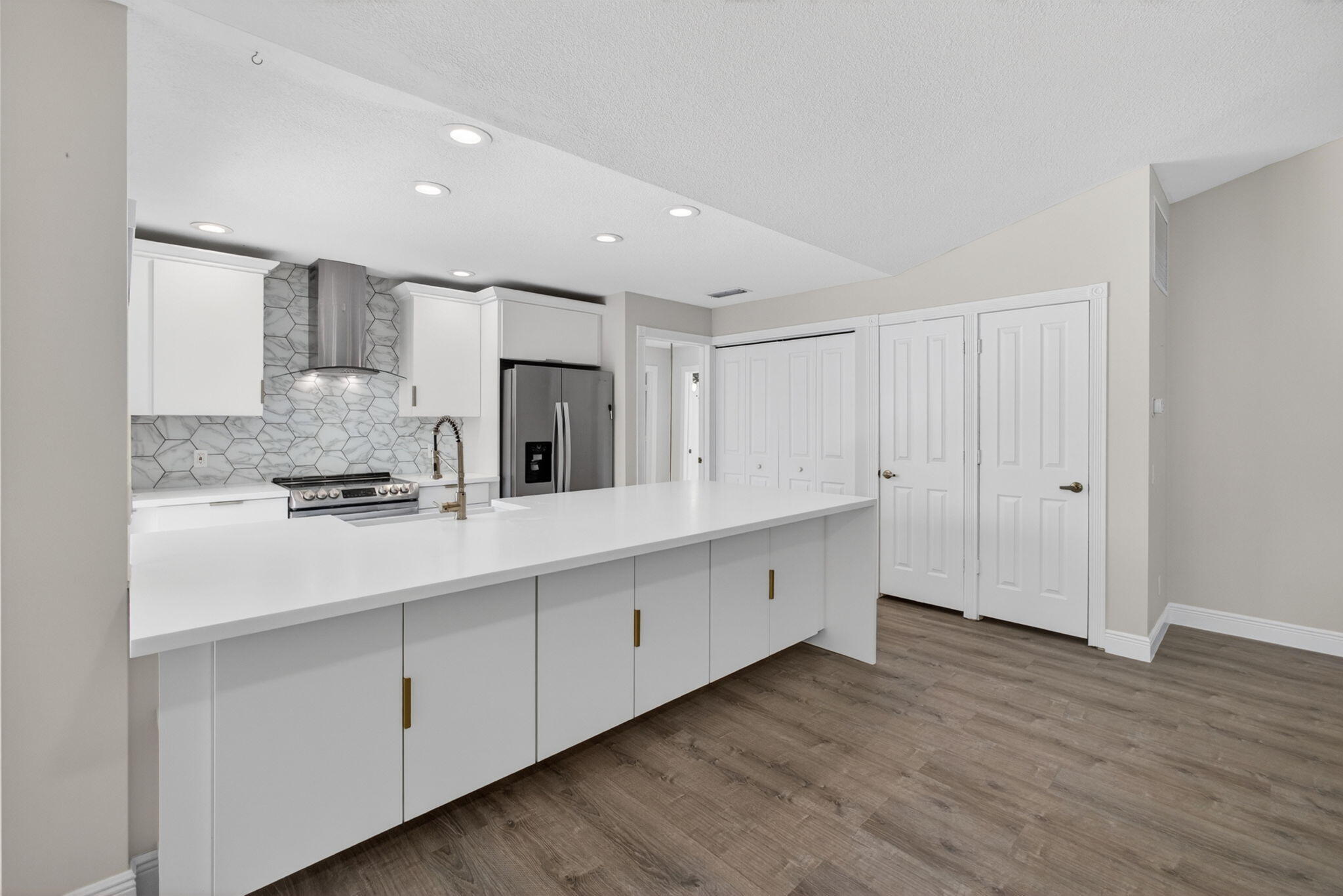 LAKE CATHERINE - Residential