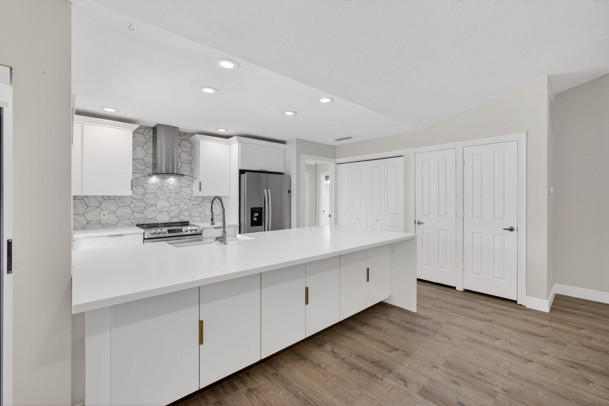 LAKE CATHERINE - Residential