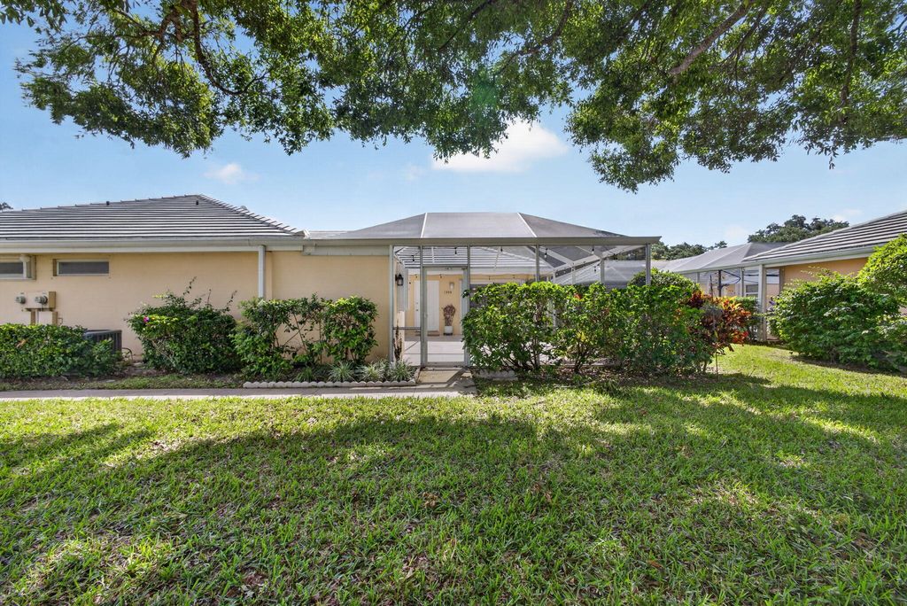 Photo of 1504 Springdale Court, Palm Beach Gardens, FL 33403 (MLS # B26015124)
