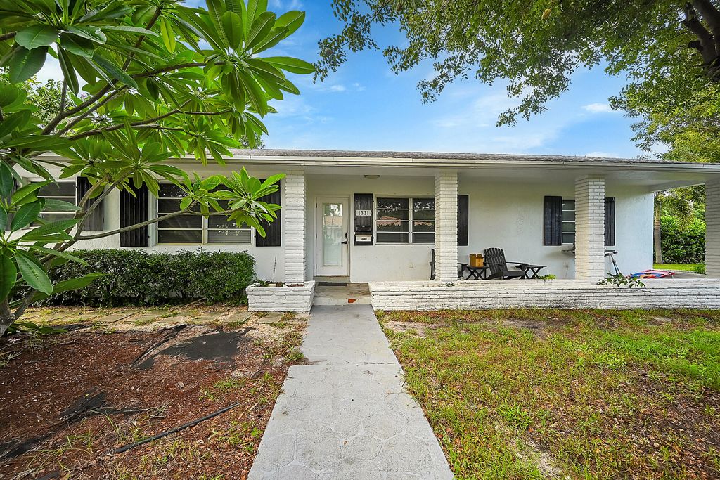 Photo of 1331 S Palmway, Lake Worth Beach, FL 33460 (MLS # B26011504)